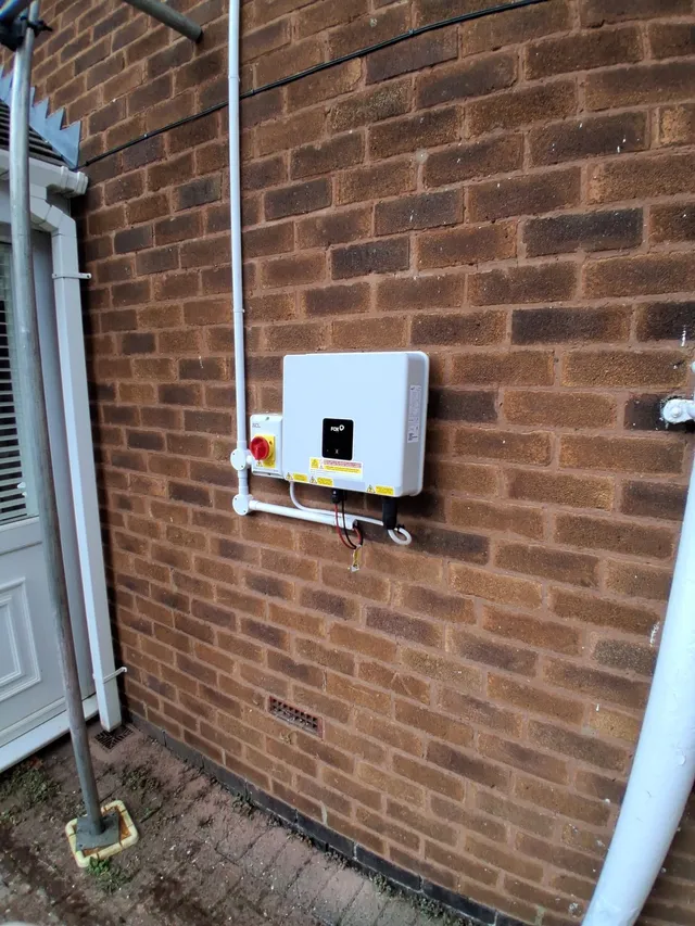 4.19 kWp 9-panel Aiko solar install on Campden Green, Solihull (B92)
